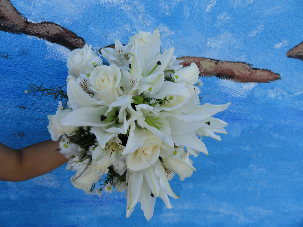 Hand-tied Bouquet (BA010)