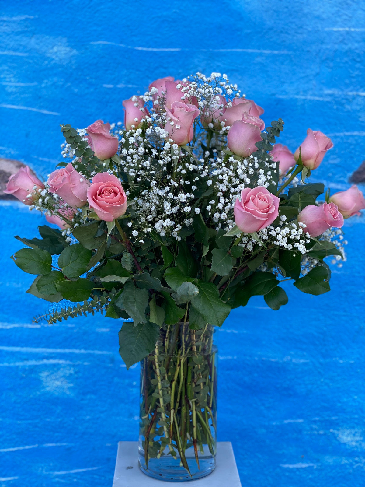 Rose R017 2 Dz Light Pink Roses in Vase (R017) – Century Flowers