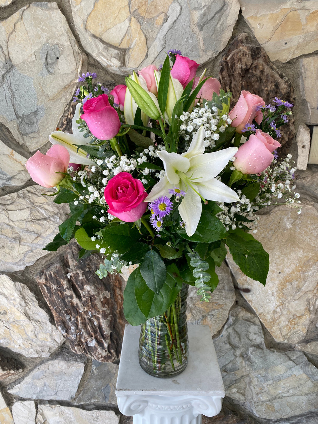 Roses & Lilies in Vase (R021)