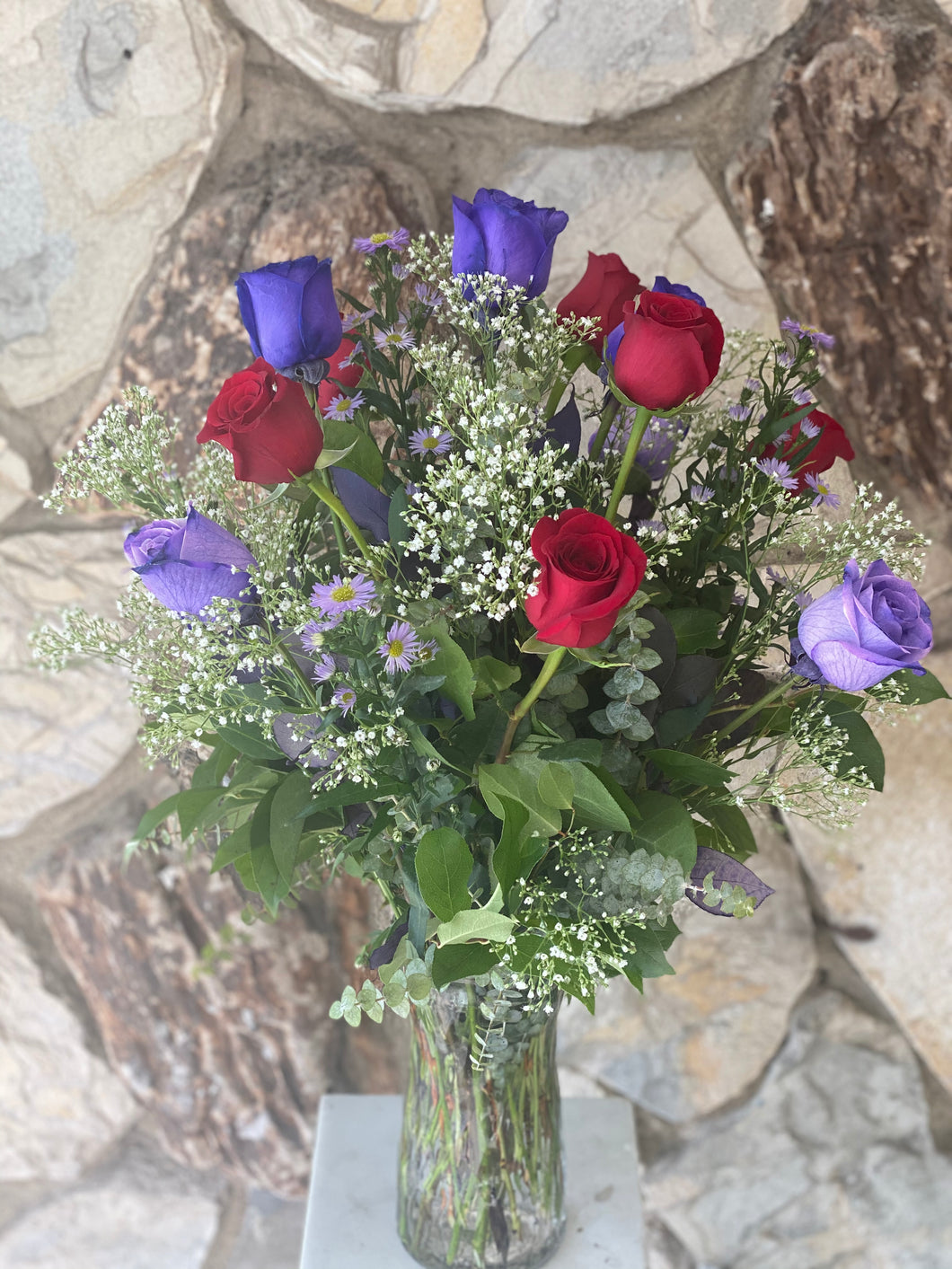 1Dz Red & Purple Roses in Vase (R026)